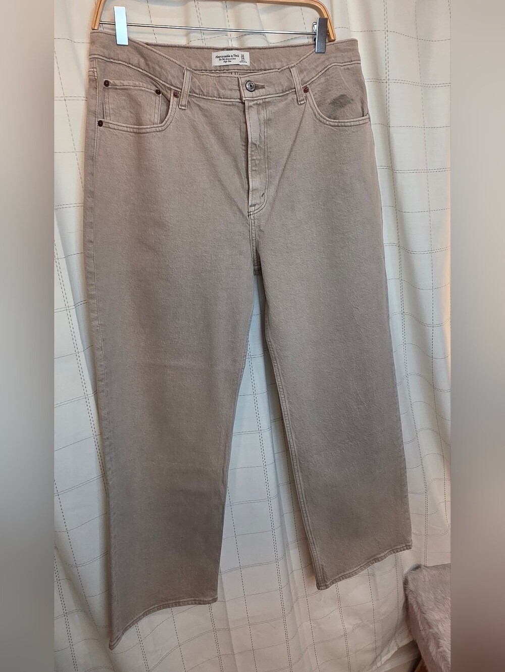 Abercrombie High Rise 90s Relaxed Jean - Picture 2 of 5
